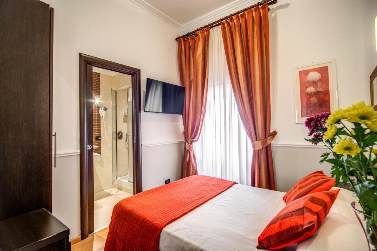 Everest Hotel