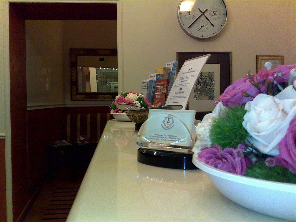Everest Hotel