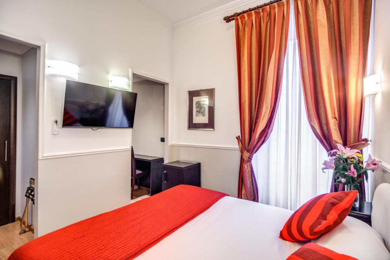 Everest Hotel 2*