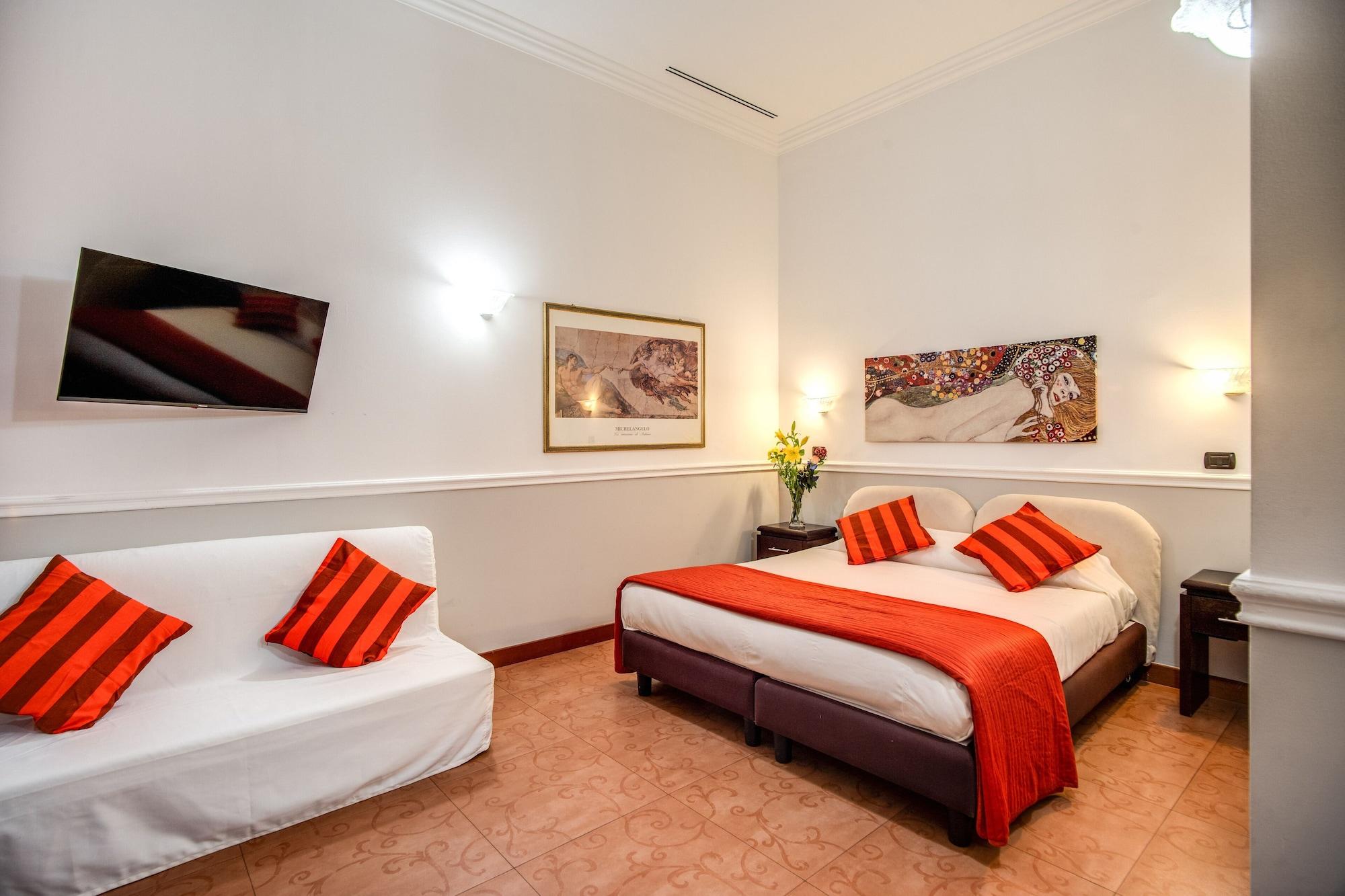 Everest Hotel